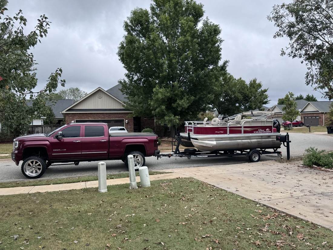 Pontoon boat transportation