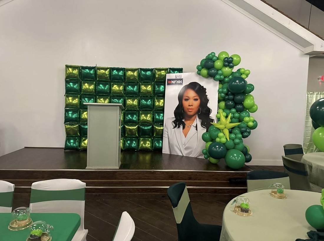 Green balloon stage backdrop