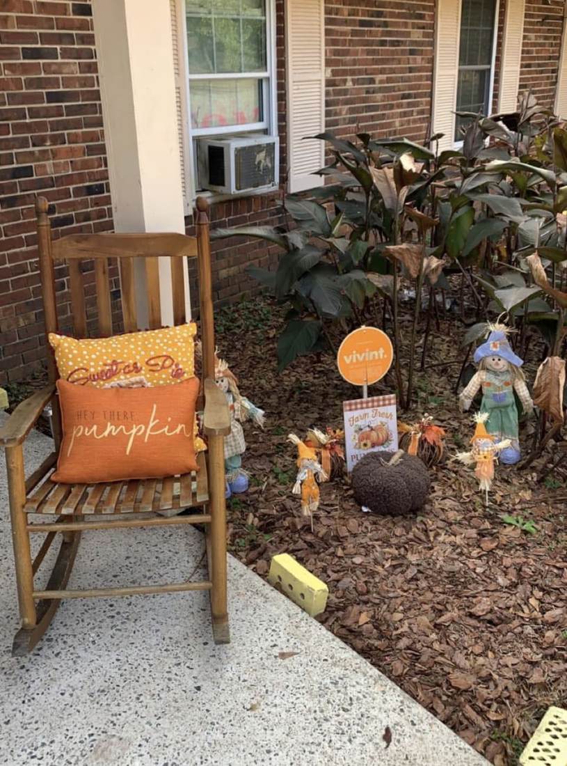 Autumn porch décor
