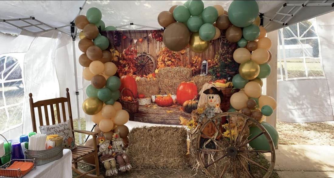 Fall balloon photo backdrop